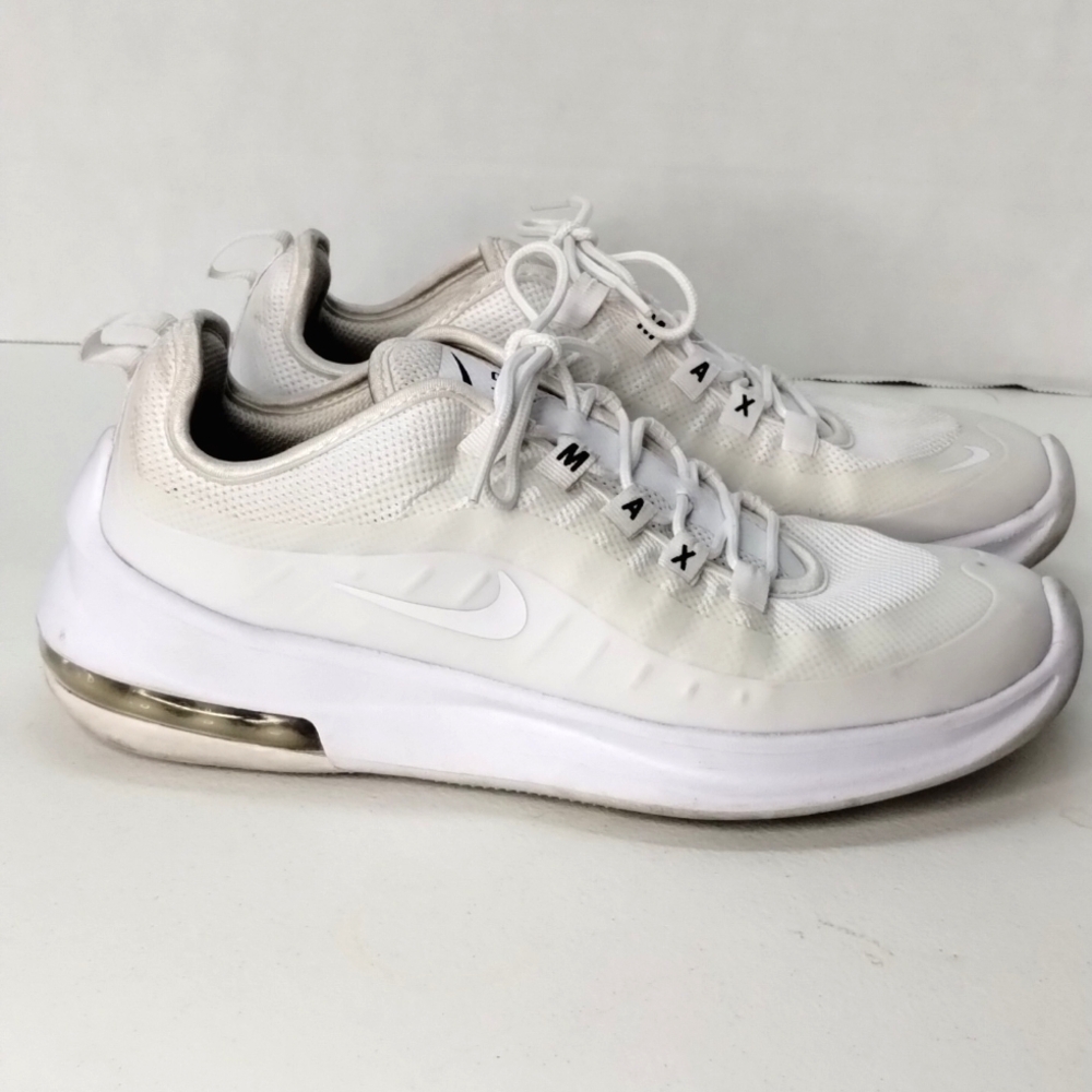 Nike Air Max Axis Women's size 8.5 white AA20168-100
